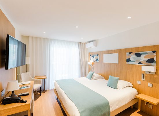 Hôtel Hélios à Antibes Juan-les-Pins